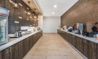 La Quinta Inn and Suites by Wyndham Houston Spring South