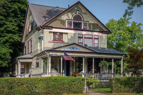 2W Lake Hotels in Skaneateles