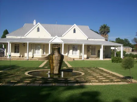Villa Beryl Guesthouse Отели в г. Zululand DC