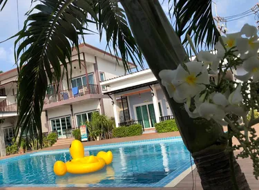 รูปภาพของบ้านกัปตันฮุค พูล เกาะล้าน