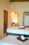 Alden Beach House Hotels in Sekotong Barat
