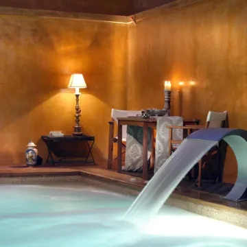 Le Convivial Luxury Suites & Spa