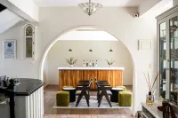 Casa Bonita Hotel & Luxury Residence