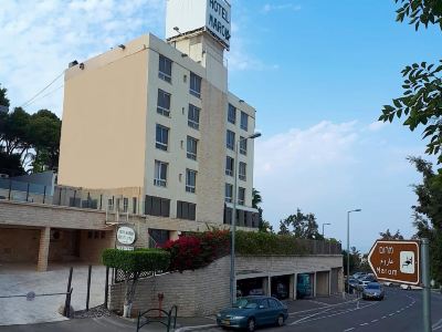 Marom Hotel