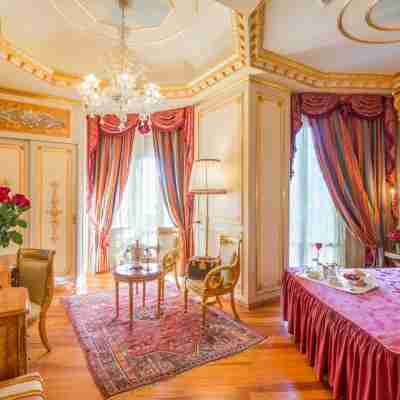 Hotel Regina Palace Rooms
