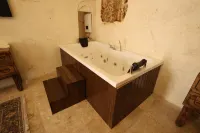 TESSERA HOTEL