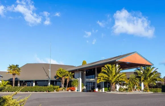 陶波湖區度假酒店