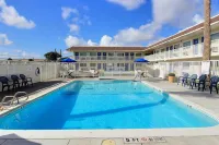 Motel 6 Corpus Christi, TX - East - North Padre Island