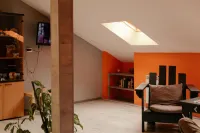 Mansarda Guest House - 小旅館
