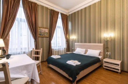 Inn 6 Line Mini-Hotel 러시안 보드카 박물관 주변 호텔