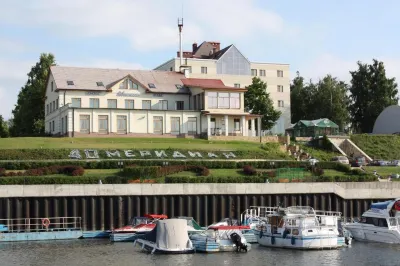 40th Meridian Yacht Club โรงแรมใน