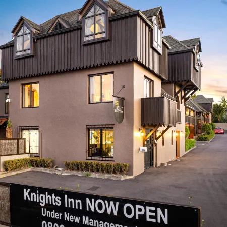 Knights Inn Отели рядом с достопримечательностью «Выставочный и конференц-центр ASB Showgrounds»