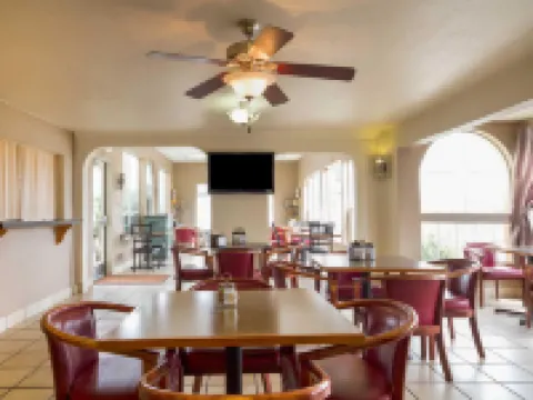 Clarion Hotel by Humboldt Bay Hotels in Eureka