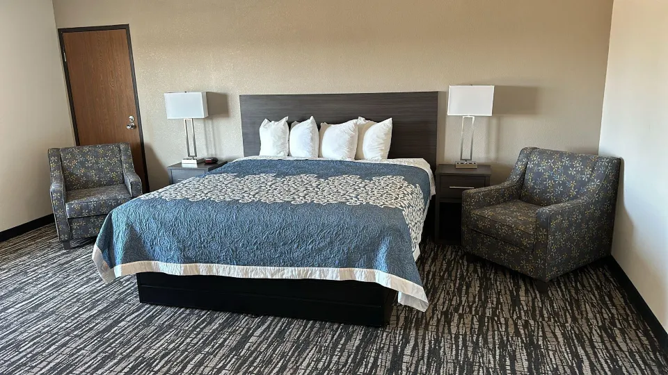 南格蘭德艾蘭温德姆速 8 酒店