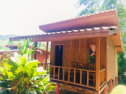 Lanta Maikeaw Bungalow Hotels near Lanta Old Town