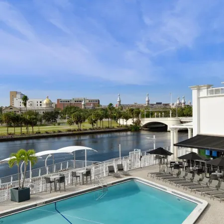 Hotel Tampa Riverwalk Отели рядом с достопримечательностью «Гайд-парк»