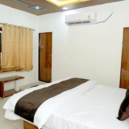 Radhe Krishna Hotel and Restaurant