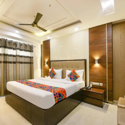 FabHotel Just Inn - Nr. Lajpat Nagar Market 穆尔昌德附近的飯店
