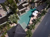 Sea Change Beachfront Apartments - Beach