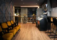 Airhostel Barcelona Airport 24h - Hostels