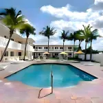 Downtown Hollywood Gardens Inn & Suites