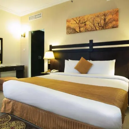 Al Hayat Hotel Suites Отели рядом с достопримечательностью «Торговый центр Sahara Centre»