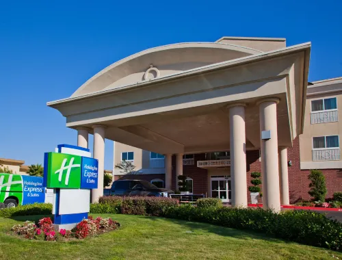 Holiday Inn Express & Suites SACRAMENTO NE CAL EXPO by IHG - Airport Shuttle