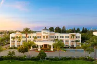 Hotel Marguerite Anaheim/Garden Grove, Trademark Collection