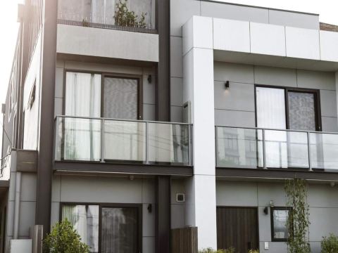 Timber Door Luxury Accommodation Geelong