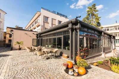 Wellness Hotel Pivovar Monopol Отели рядом с достопримечательностью «Zamecek VEtruse»