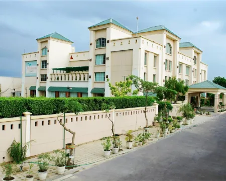 Midtown Grand Hotels in Hisar