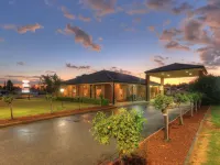 Bushmans Motor Inn Hotels in Parkes