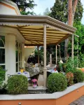 La Villa Desenzano Hotel dekat Desenzano del Garda-Sirmione Railway Station