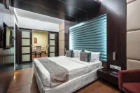 GCC Hotel and Club Hotels near Vishwanath Temple