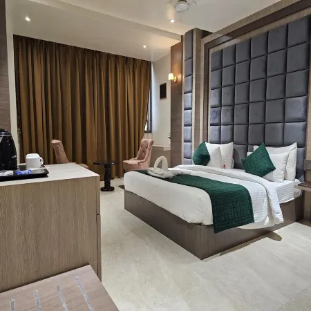 Hotel Gold in Leaf