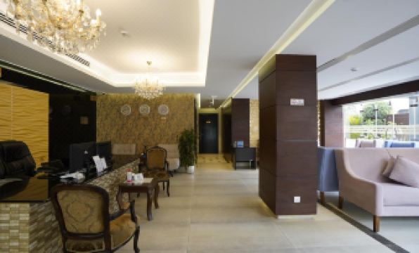 Naylover Hotel Suites - Housity