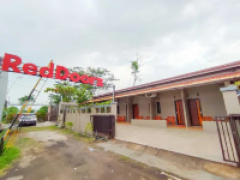RedDoorz Syariah Near Exit Tol Pemalang Comal 2 Hotels in Comal