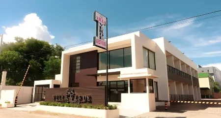 Villa Verde Guest House Отели рядом с достопримечательностью «Tropicana Beach Resort»