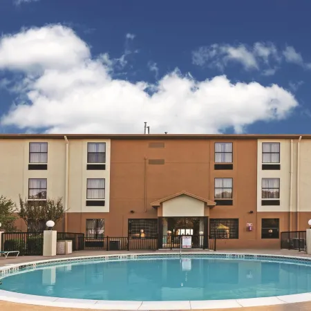 La Quinta Inn & Suites by Wyndham Denison - N. Lake Texoma