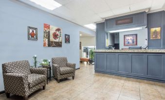 Super 8 by Wyndham Independence Kansas City - Housity