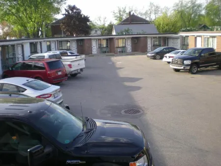 Motel Seigneurie de Vaudreuil Отели в г. Бэ-д'Юрфе