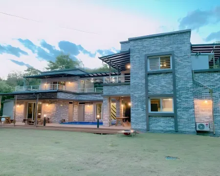 Hwacheon Yeoungwoong-Ine Pension 華川郡酒店