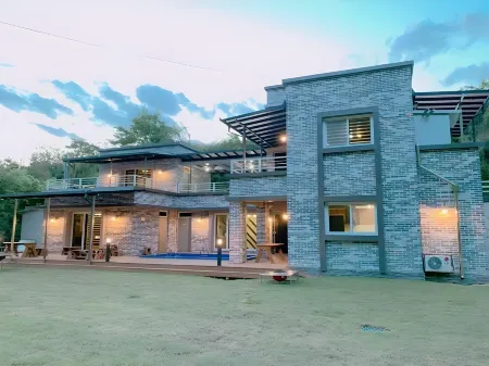 Hwacheon Yeoungwoong-Ine Pension