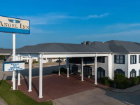 Angel Inn Near Imax, a Travelodge by Wyndham Hotels in Branson