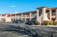 Econo Lodge West - Coors Blvd