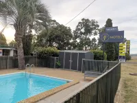 Y Motels Kingaroy - piscina
