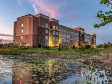 ステイブリッジ スイーツ ノックスビル ウエスト by IHG ファラガットのホテル