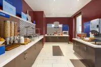 Holiday Inn Express & Suites REDDING by IHG - breakfast