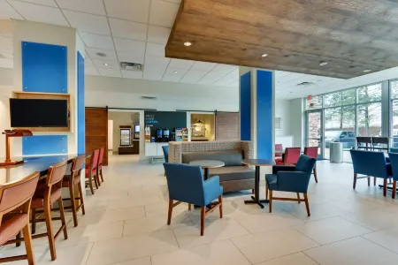 Holiday Inn Express & Suites Dawsonville