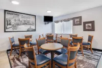 Super 8 by Wyndham Danville Hotel di Danville